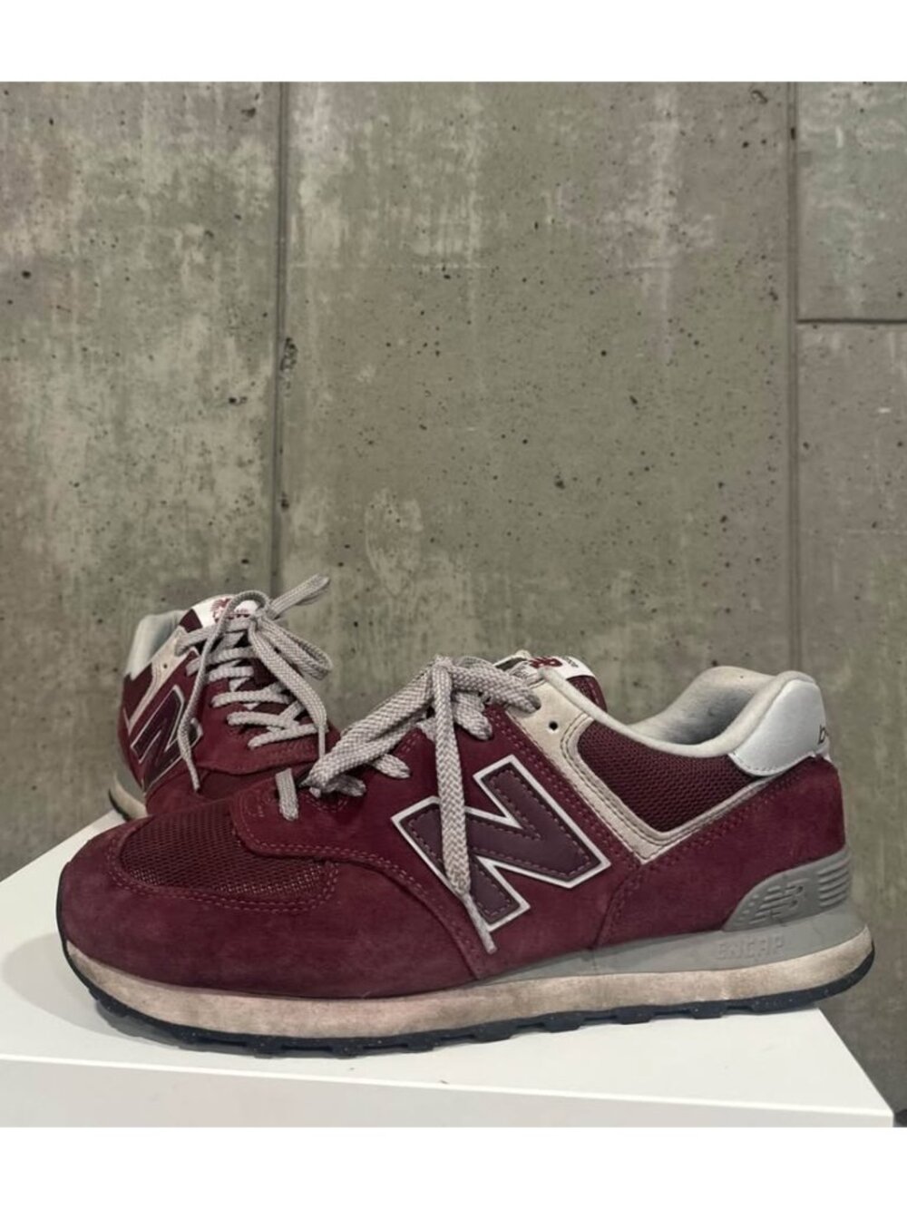 New Balance 574 Classic Burgundy Men’s US 11 Good Condition